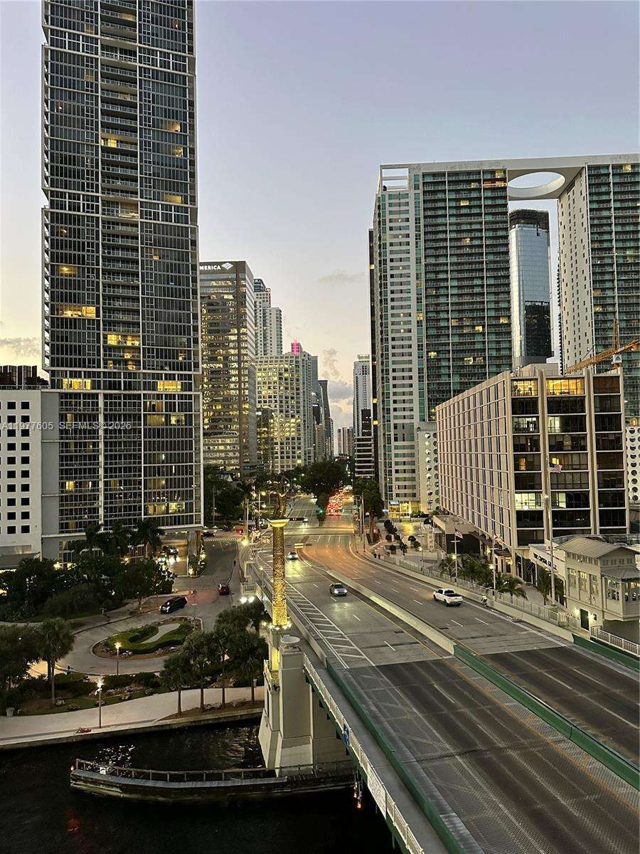 EPIC WEST - 200 Biscayne Blvd Way, Miami, FL 33131 | Picture 4