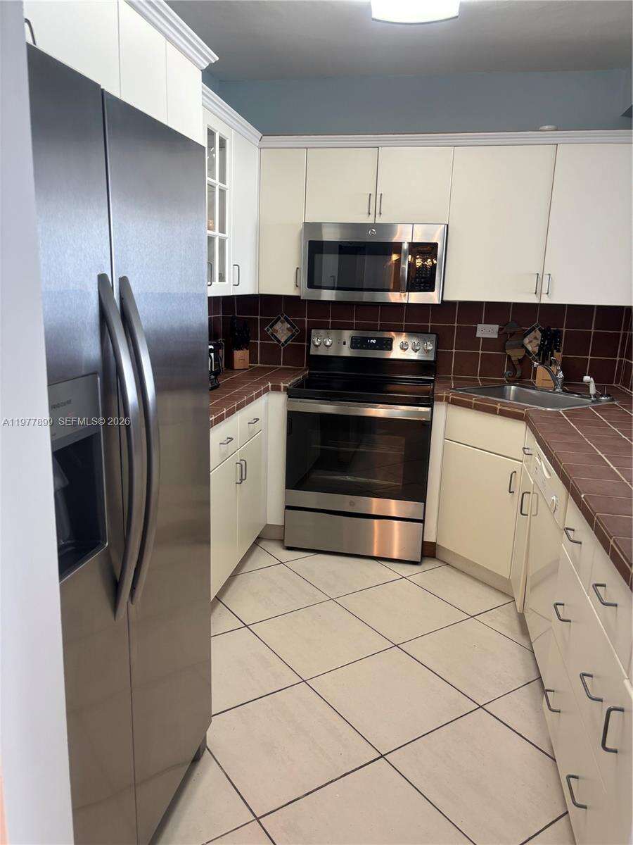 The Pavilion at 5601 Collins Ave, Miami Beach, FL 33140 - For Sale photo 10