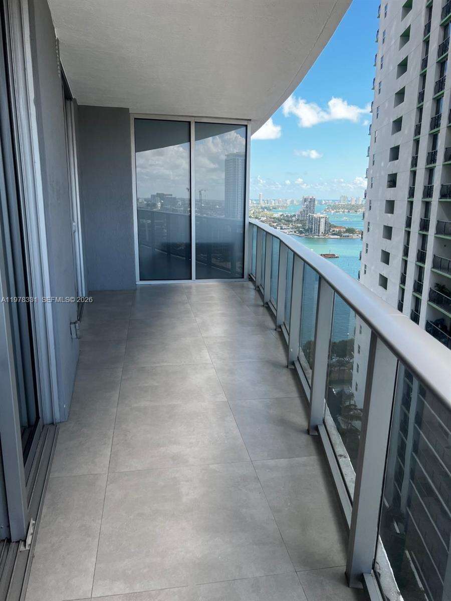Aria On The Bay at 488 18 St, Miami, FL 33132 - For Sale photo 2