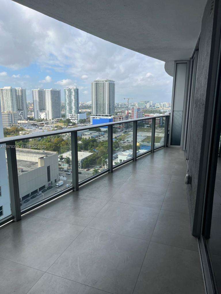 Aria On The Bay at 488 18 St, Miami, FL 33132 - For Sale photo 3