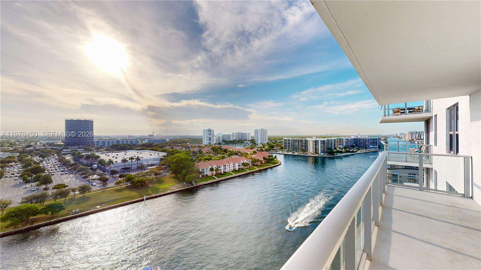 Hyde Beach House at 4010 Ocean Dr, Hollywood, FL 33019 - For Sale photo 4