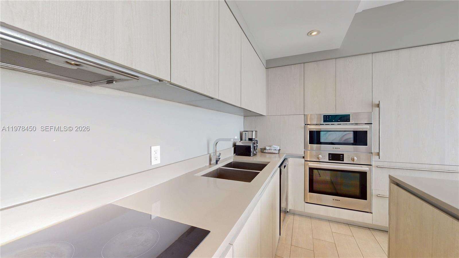 Hyde Beach House at 4010 Ocean Dr, Hollywood, FL 33019 - For Sale photo 10