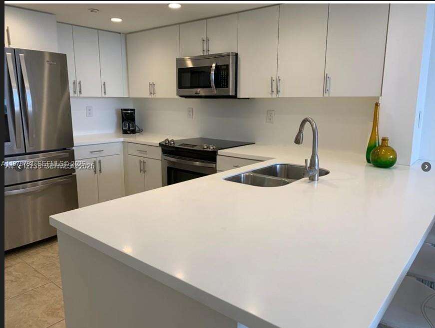 Club Atlantis at 2555 Collins Ave, Miami Beach, FL 33140 - For Sale photo 8