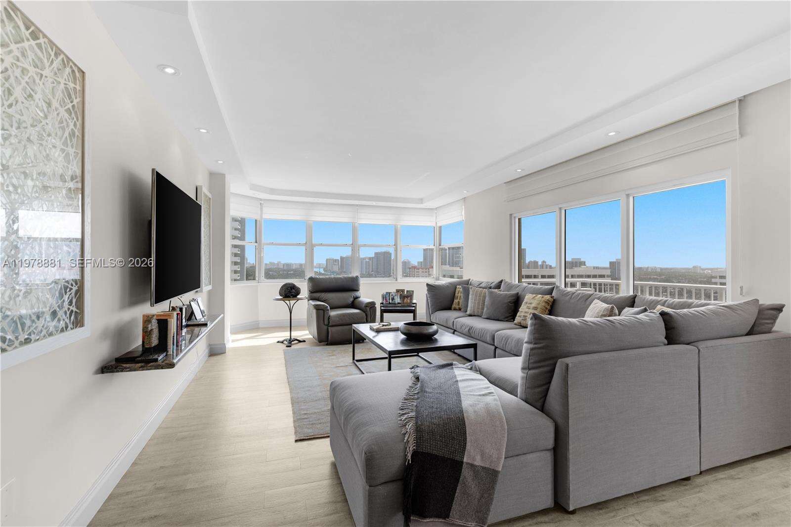 The Hemispheres at 1980 Ocean Dr, Hallandale Beach, FL 33009 - For Sale photo 26