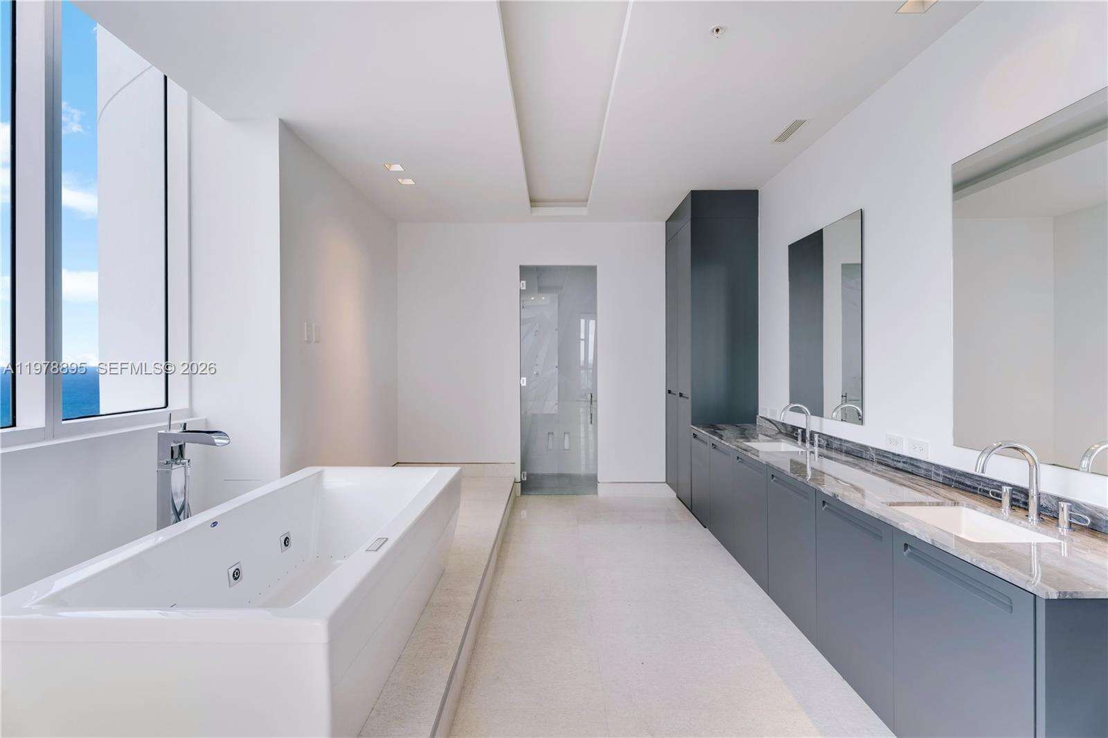 Trump Royale at 18201 Collins Ave, Sunny Isles Beach, FL 33160 - For Sale photo 52
