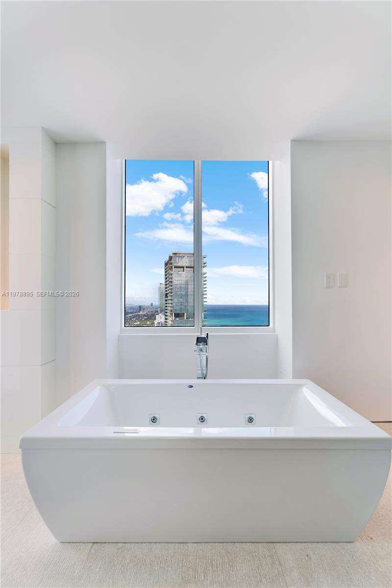 Trump Royale at 18201 Collins Ave, Sunny Isles Beach, FL 33160 - For Sale photo 56