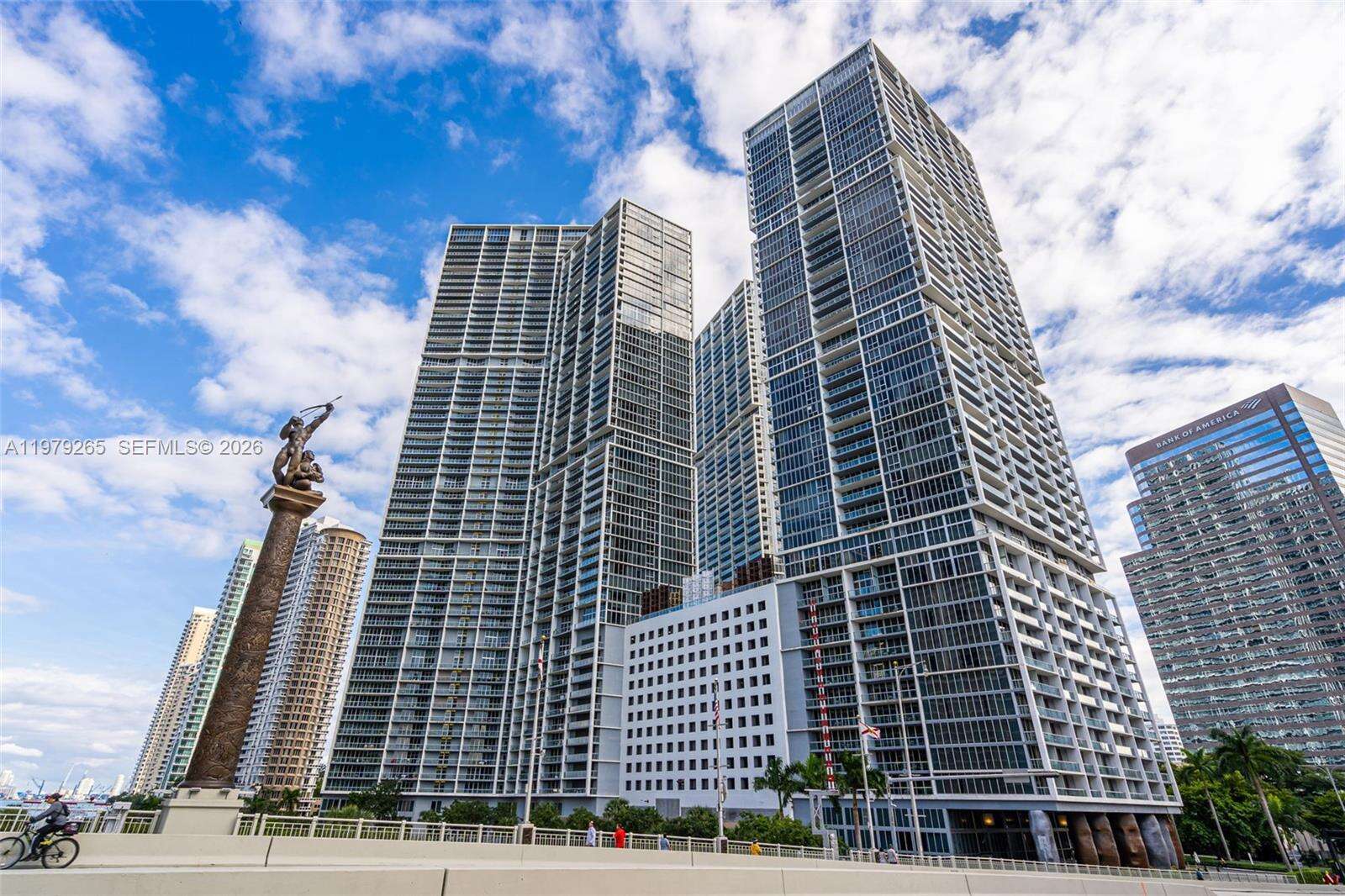 Icon Brickell 2 at 495 Brickell Ave, Miami, FL 33131 - For Sale photo 2