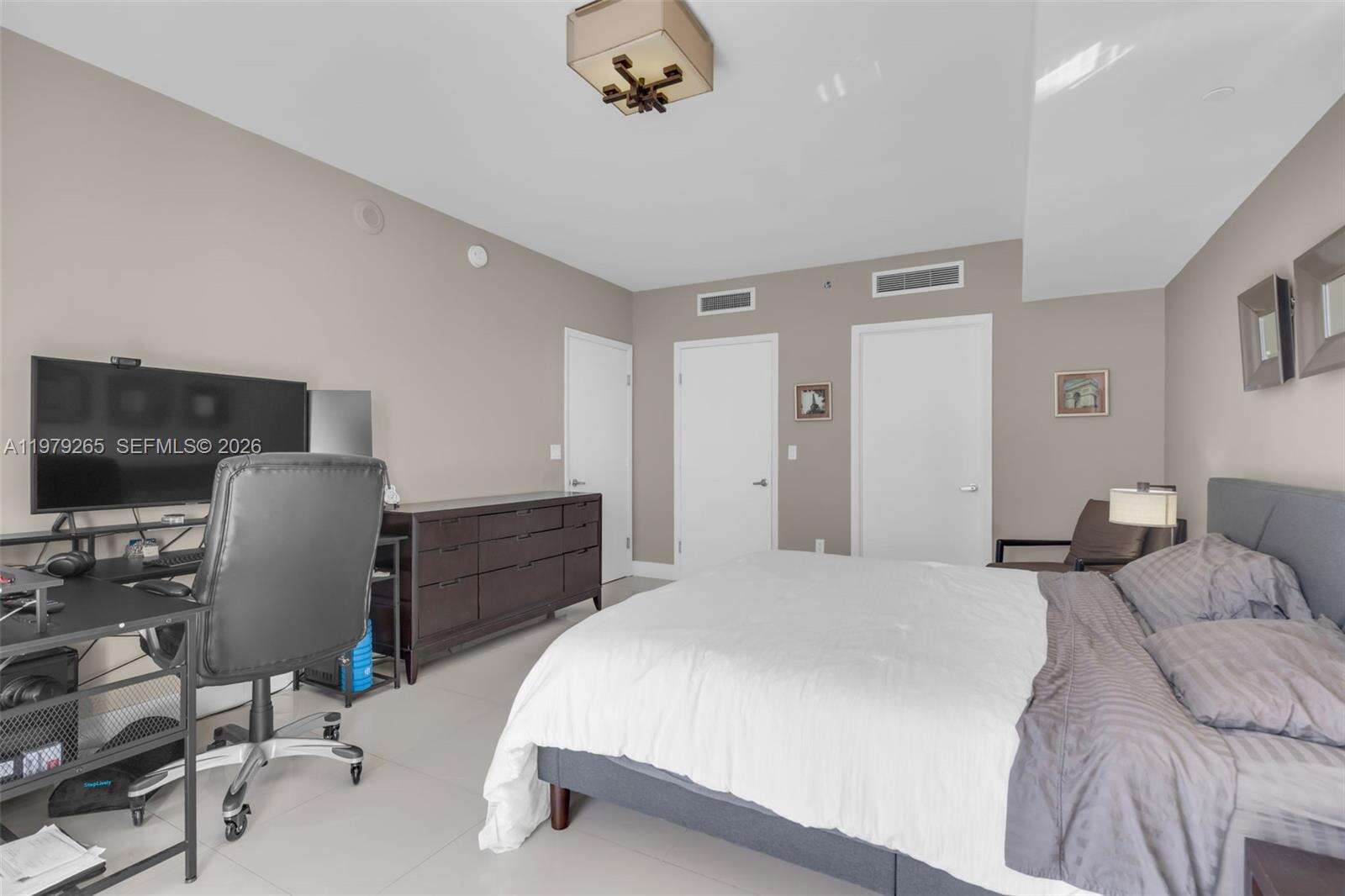Icon Brickell 2 at 495 Brickell Ave, Miami, FL 33131 - For Sale photo 14