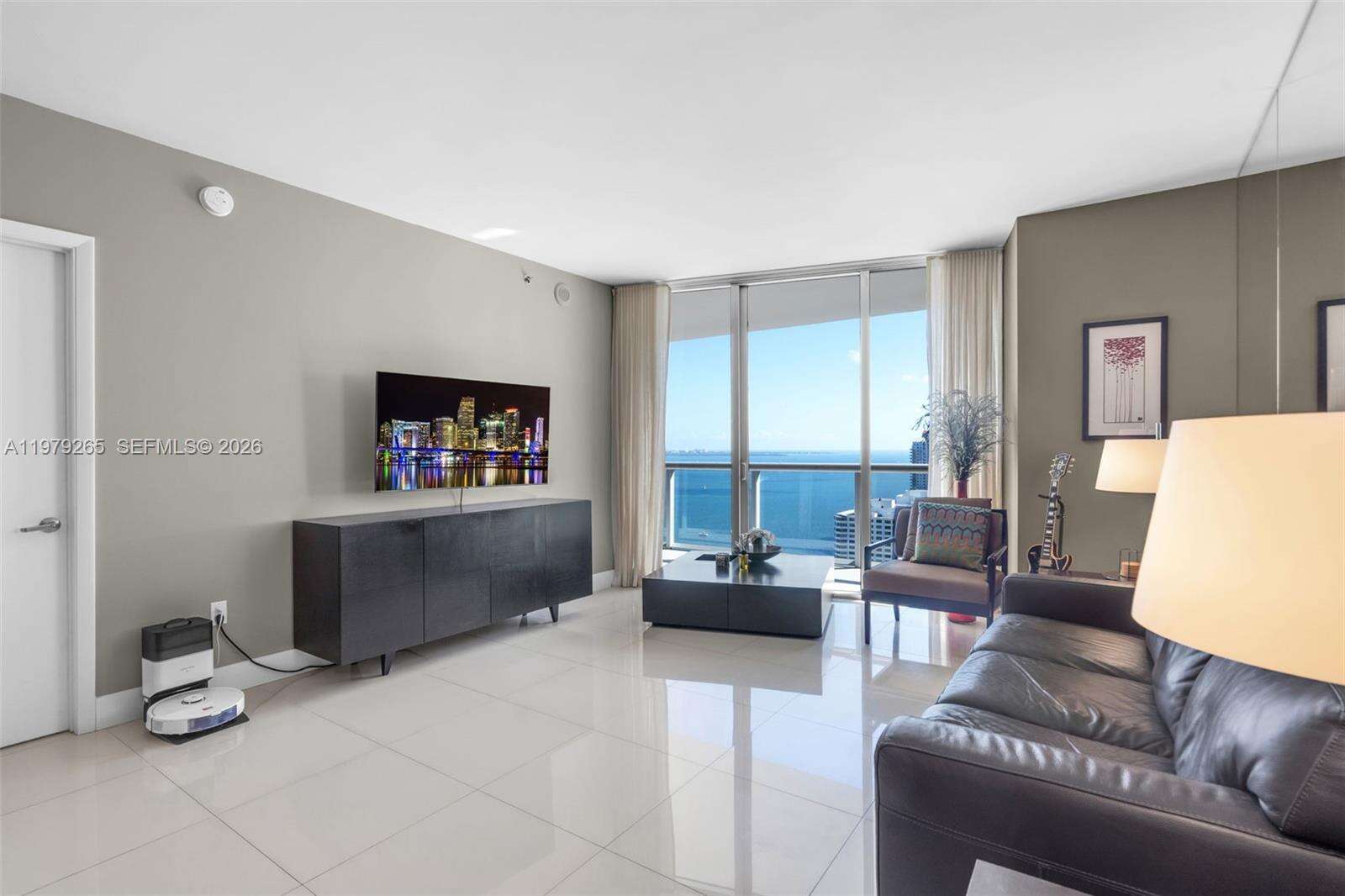 Icon Brickell 2 at 495 Brickell Ave, Miami, FL 33131 - For Sale photo 4