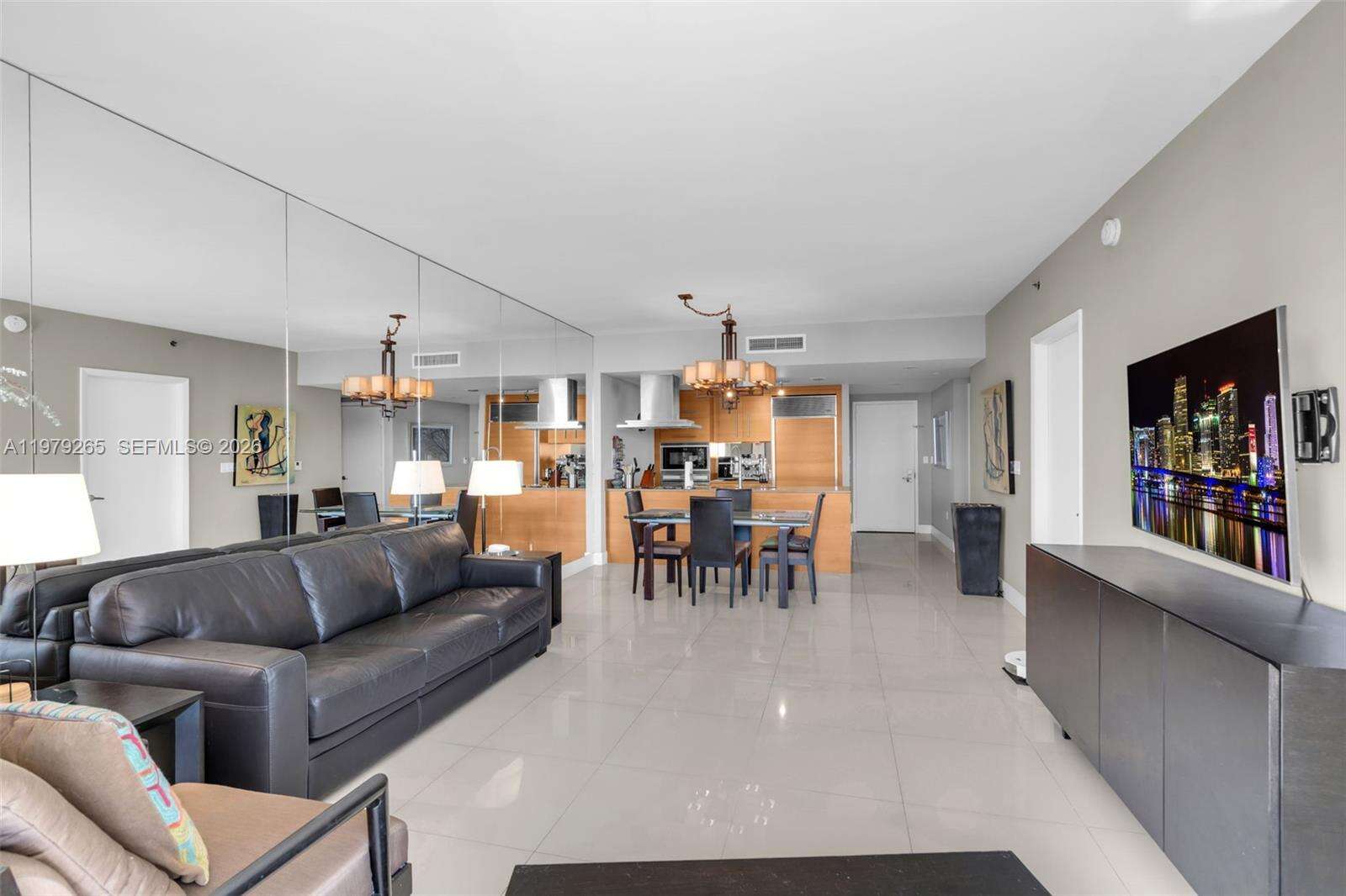 Icon Brickell 2 at 495 Brickell Ave, Miami, FL 33131 - For Sale photo 5