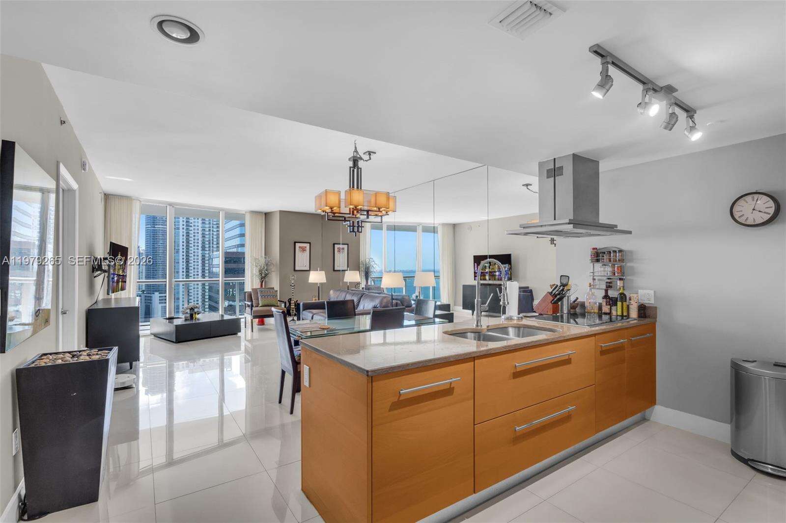 Icon Brickell 2 at 495 Brickell Ave, Miami, FL 33131 - For Sale photo 6