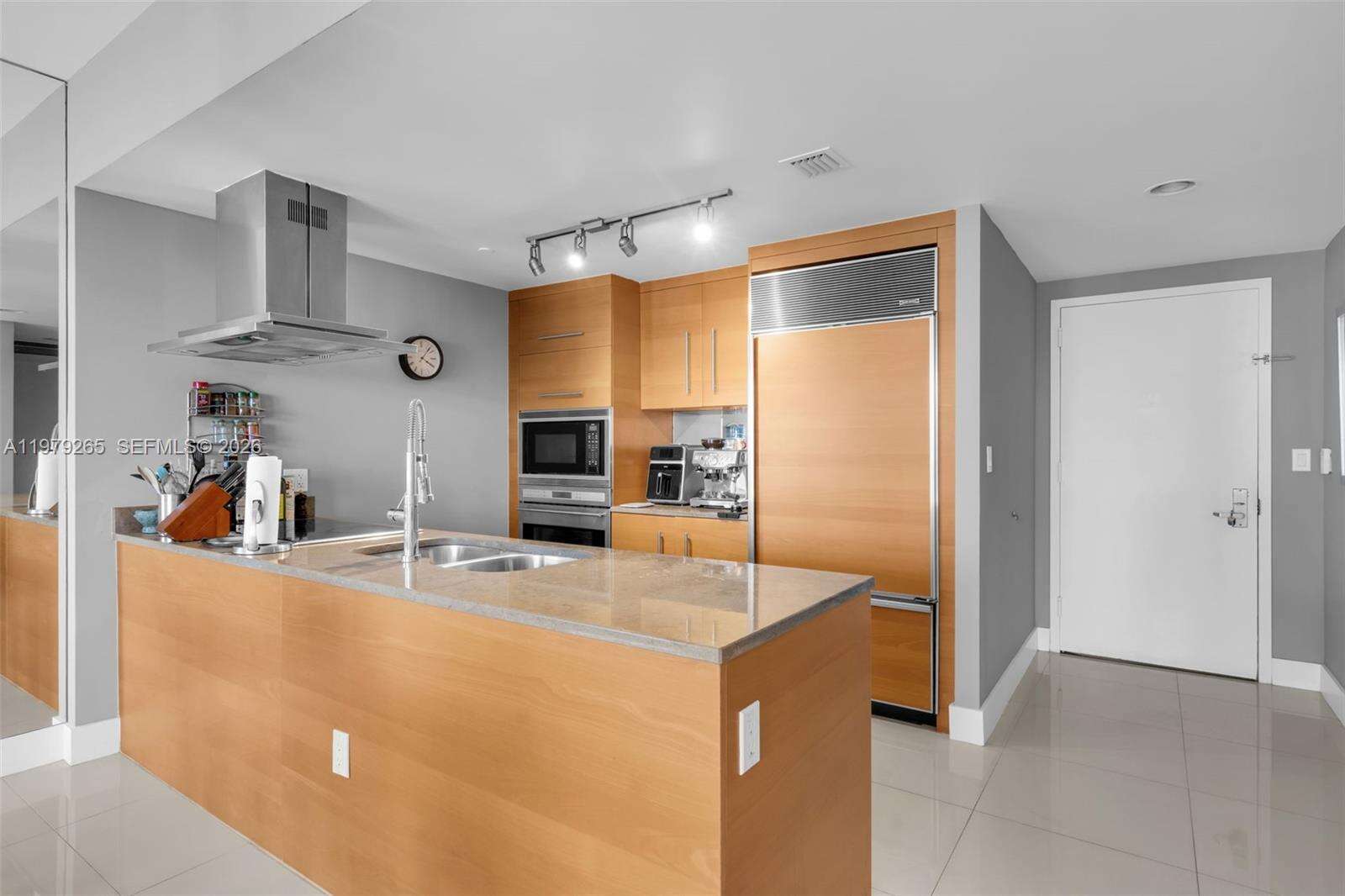 Icon Brickell 2 at 495 Brickell Ave, Miami, FL 33131 - For Sale photo 7