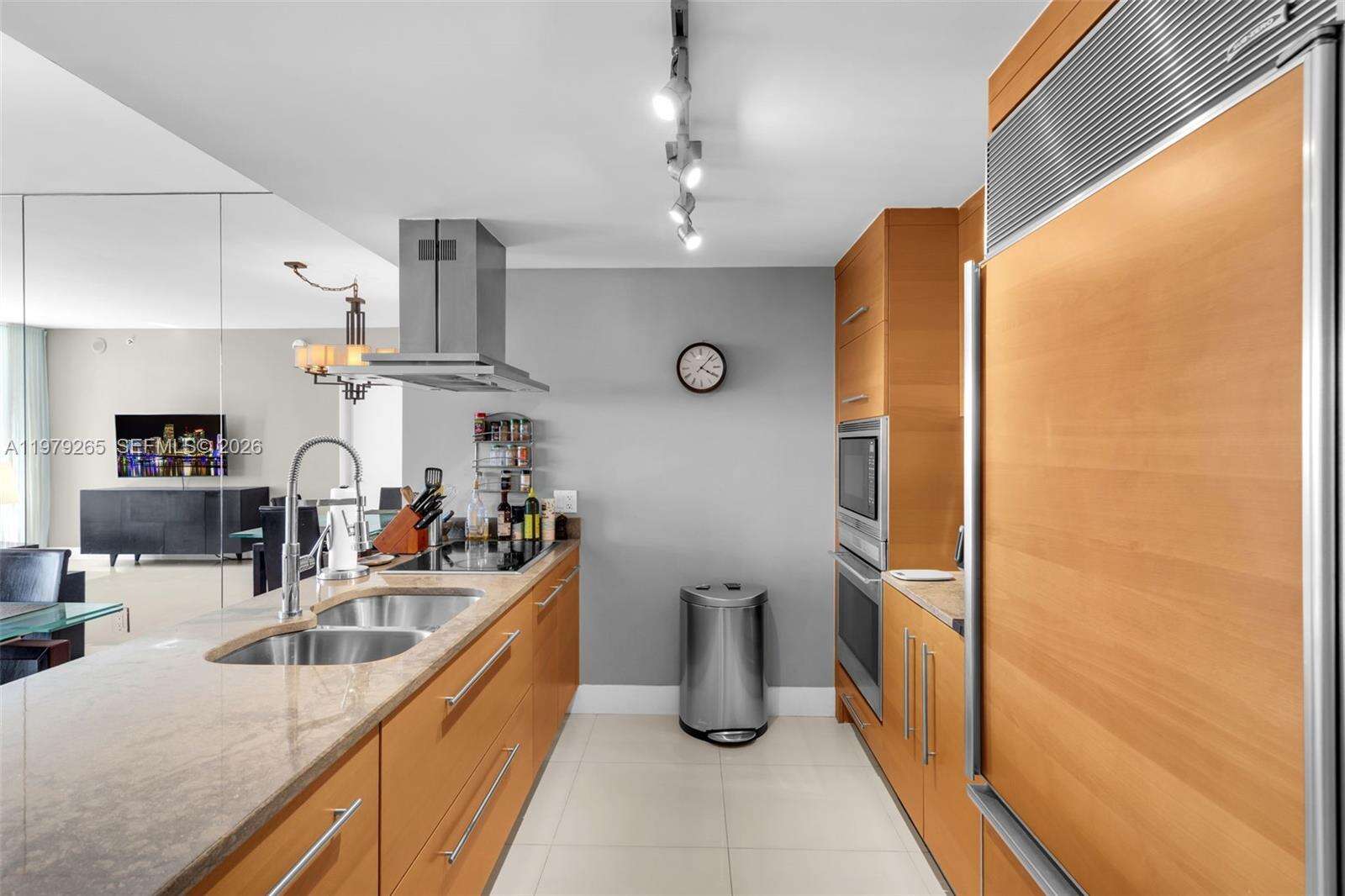 Icon Brickell 2 at 495 Brickell Ave, Miami, FL 33131 - For Sale photo 8