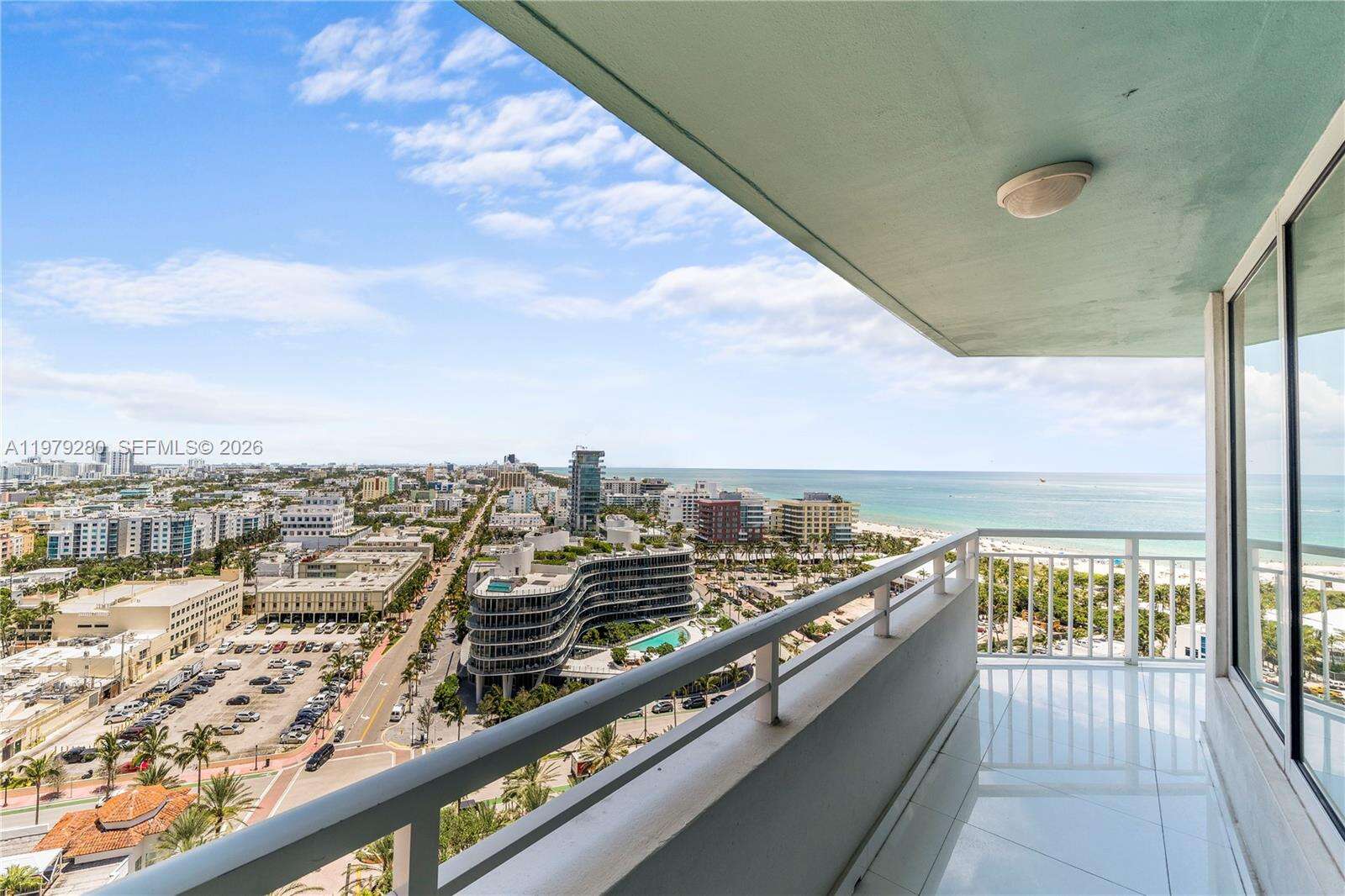 SOUTH POINTE TOWERS CONDO I - 400 Pointe Dr, Miami Beach, FL 33139 | Picture 14