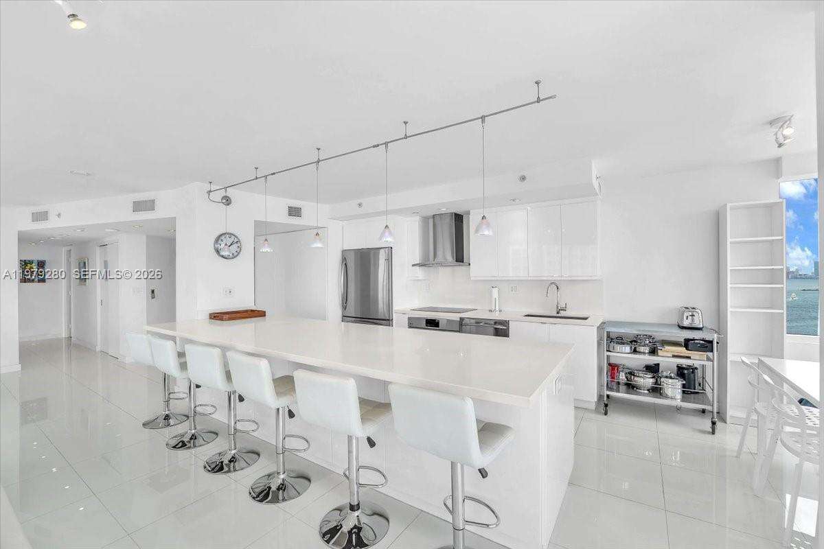 SOUTH POINTE TOWERS CONDO I - 400 Pointe Dr, Miami Beach, FL 33139 | Picture 16