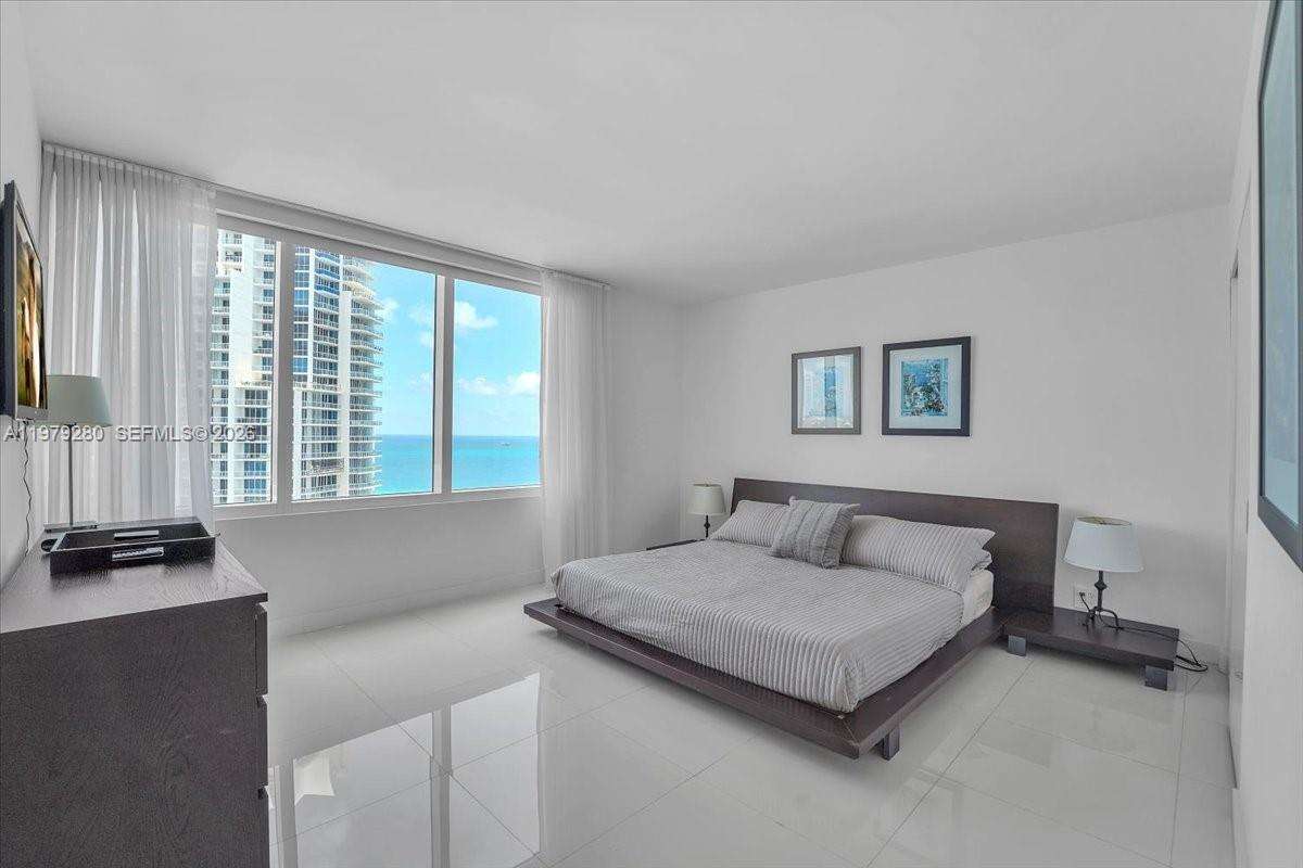 SOUTH POINTE TOWERS CONDO I - 400 Pointe Dr, Miami Beach, FL 33139 | Picture 25