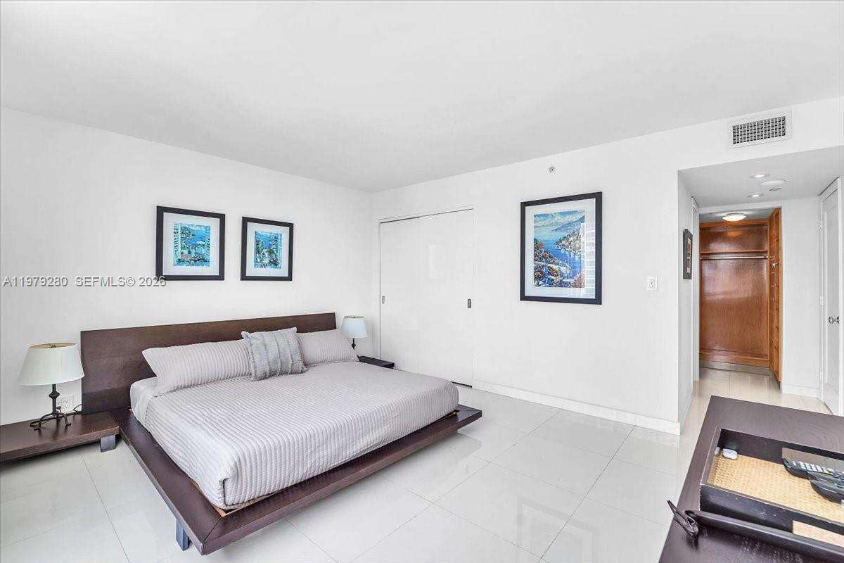 SOUTH POINTE TOWERS CONDO I - 400 Pointe Dr, Miami Beach, FL 33139 | Picture 27