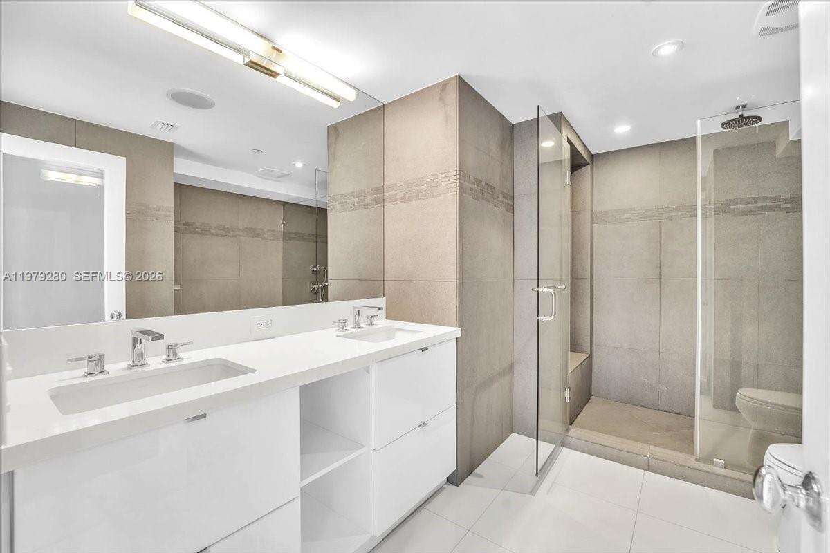 SOUTH POINTE TOWERS CONDO I - 400 Pointe Dr, Miami Beach, FL 33139 | Picture 28