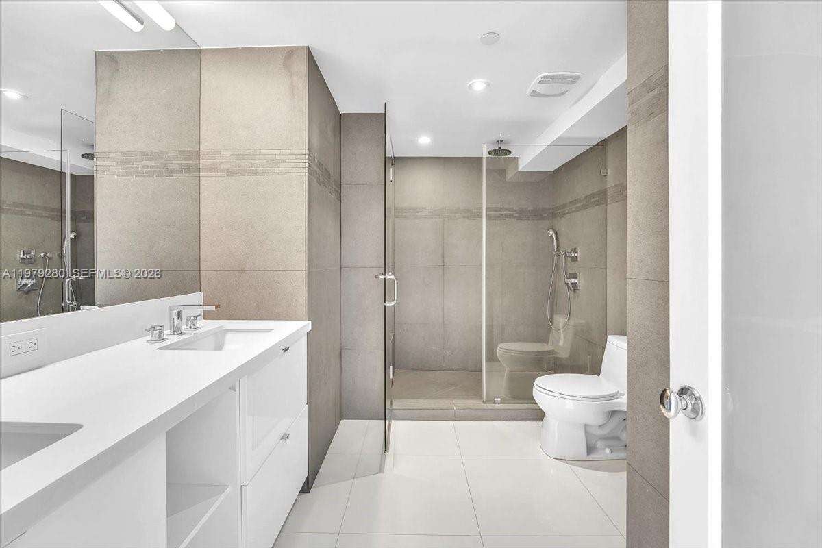SOUTH POINTE TOWERS CONDO I - 400 Pointe Dr, Miami Beach, FL 33139 | Picture 29