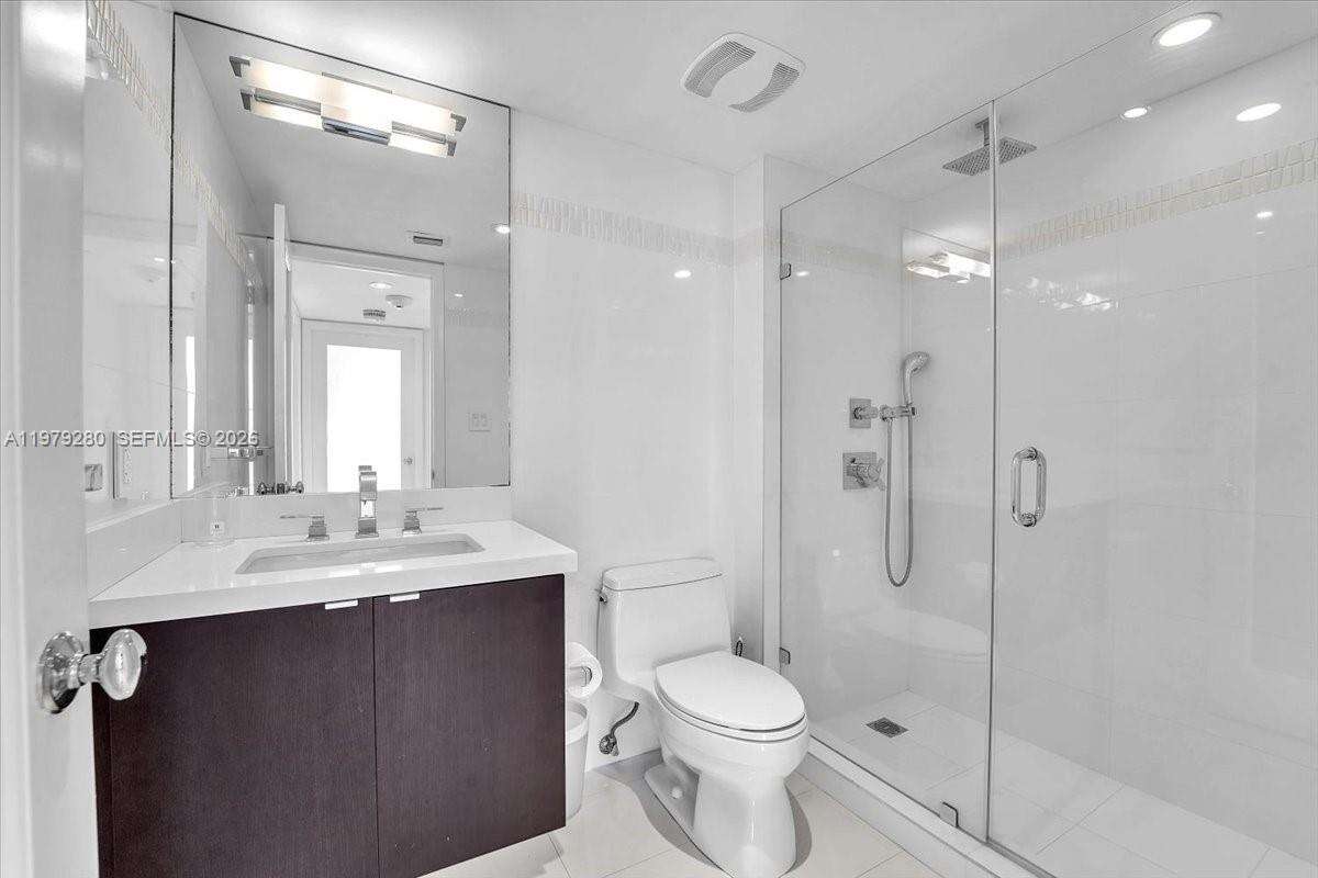 SOUTH POINTE TOWERS CONDO I - 400 Pointe Dr, Miami Beach, FL 33139 | Picture 32