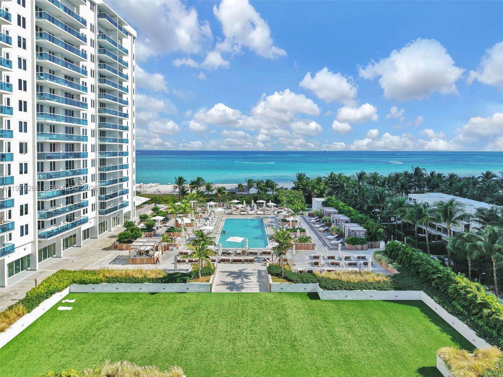 RONEY PALACE - 2301 Collins Ave, Miami Beach, FL 33139 | Picture 3