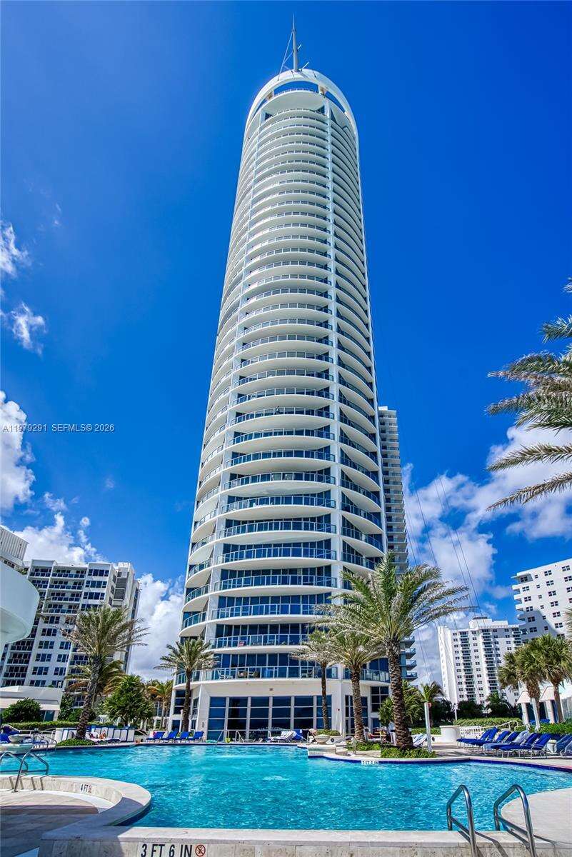 OCEAN PALMS - 3101 Ocean Dr, Hollywood, FL 33019 | Picture 1