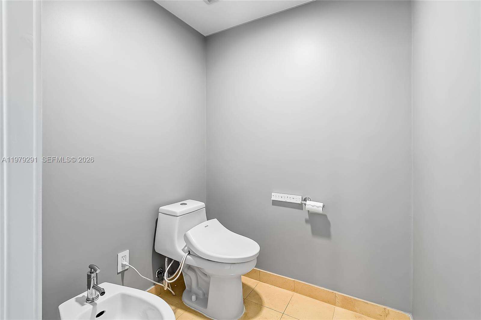 OCEAN PALMS - 3101 Ocean Dr, Hollywood, FL 33019 | Picture 13