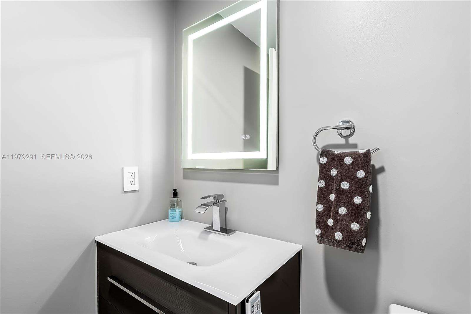 OCEAN PALMS - 3101 Ocean Dr, Hollywood, FL 33019 | Picture 36