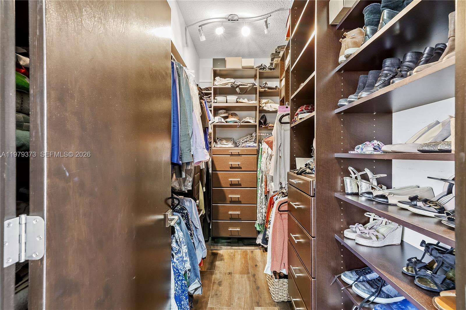 SAYAN - 16275 Collins Ave, Sunny Isles Beach, FL 33160 | Picture 22