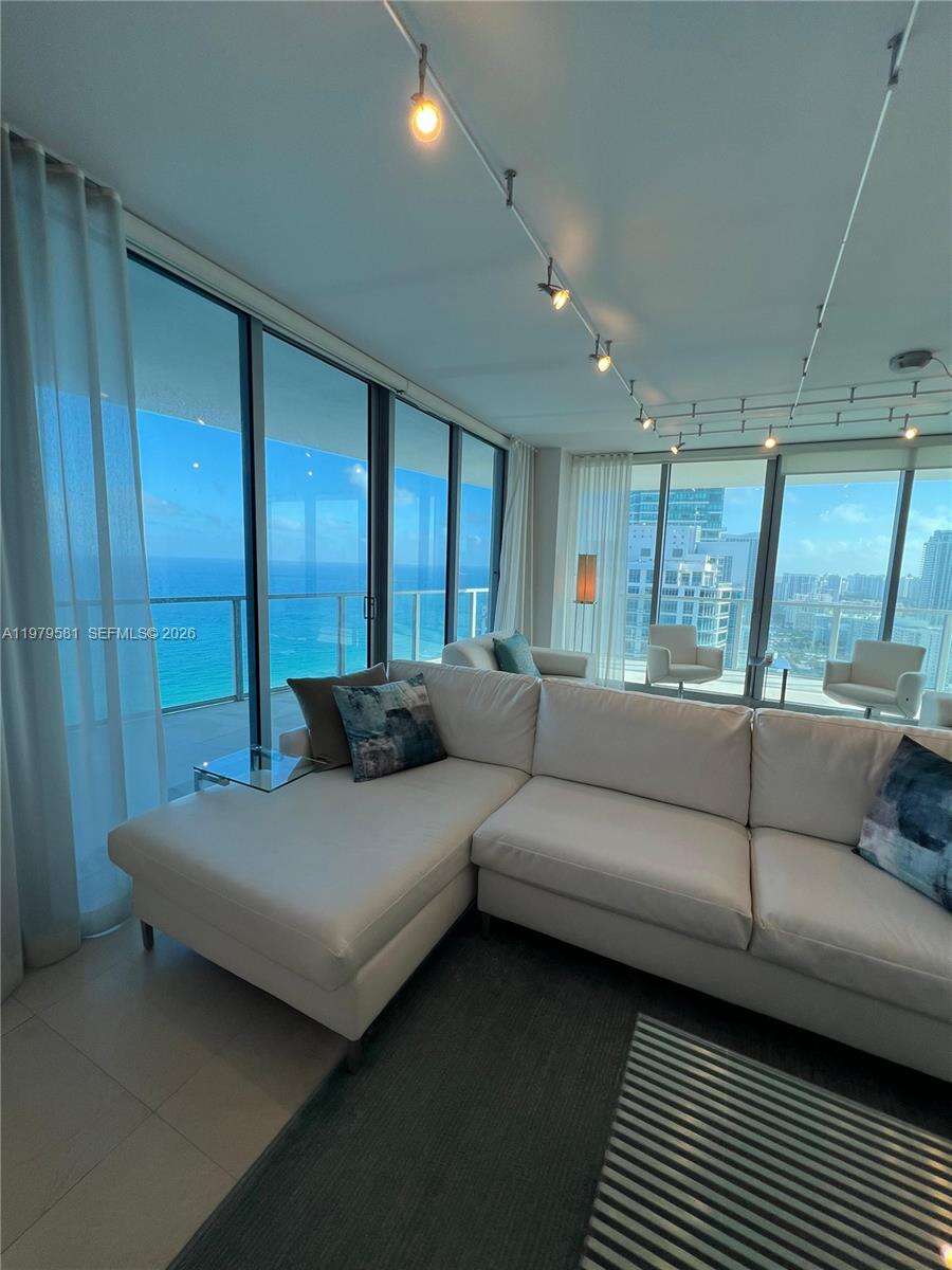 OCEAN PALMS - 3101 Ocean Dr, Hollywood, FL 33019 | Picture 49