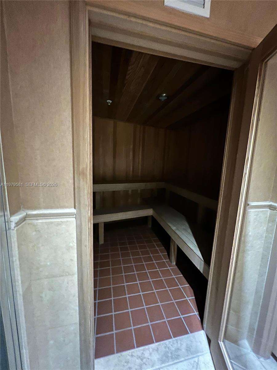 OCEAN PALMS - 3101 Ocean Dr, Hollywood, FL 33019 | Picture 92