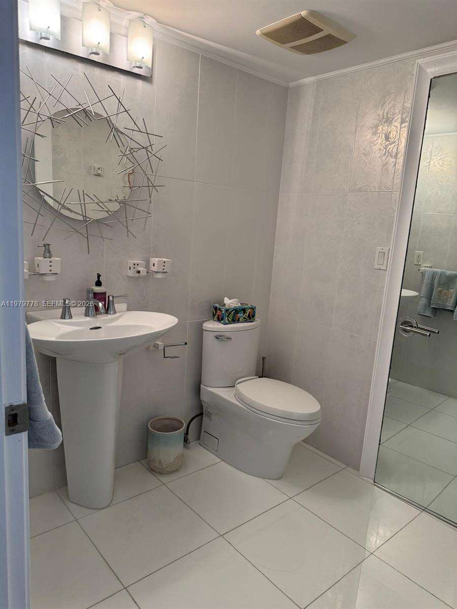 La Perla at 16699 Collins Ave, Sunny Isles Beach, FL 33160 - For Sale photo 19