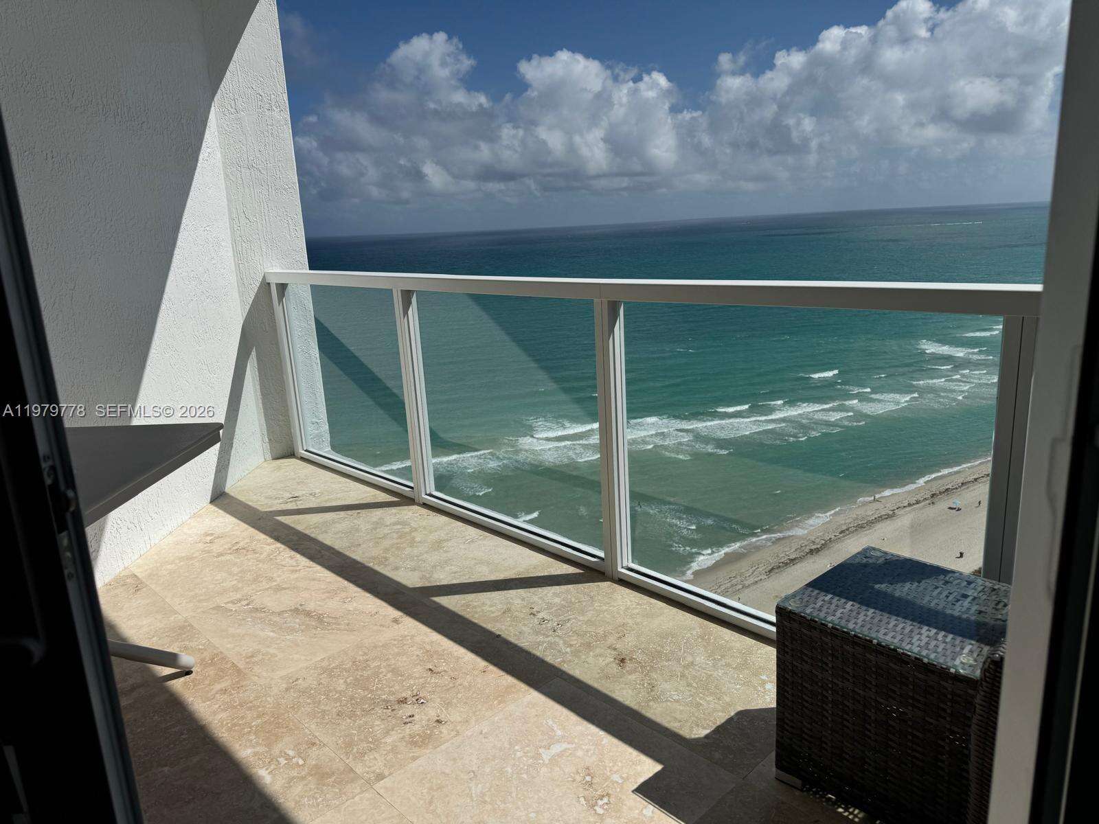 La Perla at 16699 Collins Ave, Sunny Isles Beach, FL 33160 - For Sale photo 21