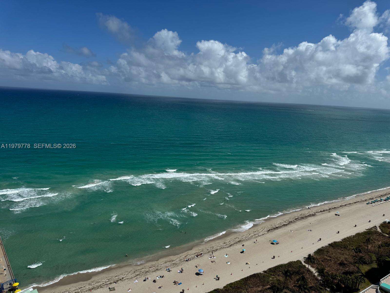 La Perla at 16699 Collins Ave, Sunny Isles Beach, FL 33160 - For Sale photo 22