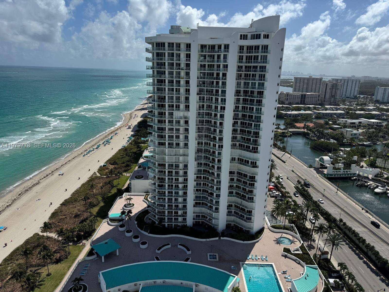 La Perla at 16699 Collins Ave, Sunny Isles Beach, FL 33160 - For Sale photo 23