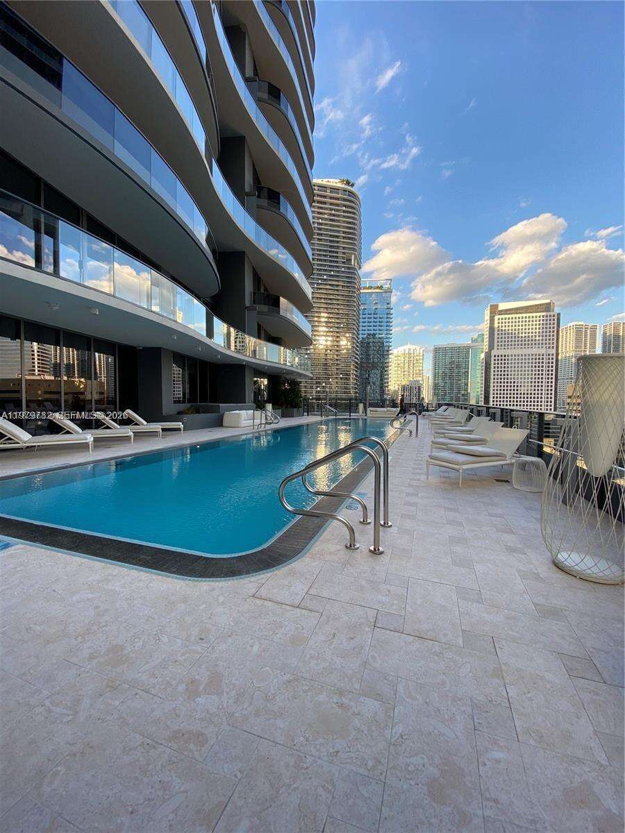 Brickell Flatiron at 1000 Brickell Plz, Miami, FL 33131 - For Sale photo 13