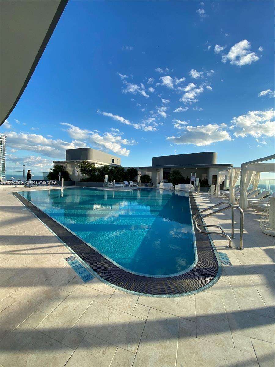 Brickell Flatiron at 1000 Brickell Plz, Miami, FL 33131 - For Sale photo 15