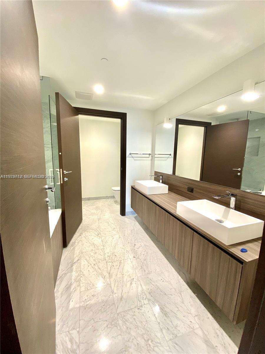 Brickell Flatiron at 1000 Brickell Plz, Miami, FL 33131 - For Sale photo 17