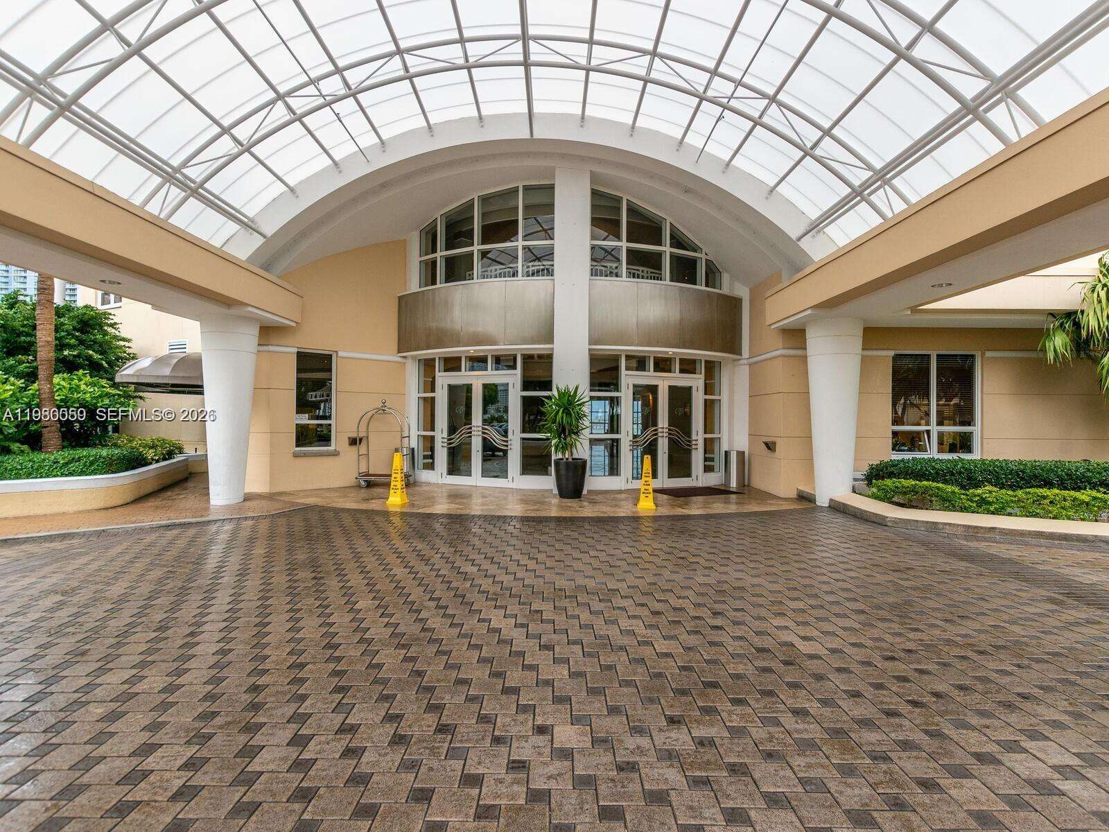 THREE TEQUESTA POINT - 848 Brickell Key Dr, Miami, FL 33131 | Picture 1