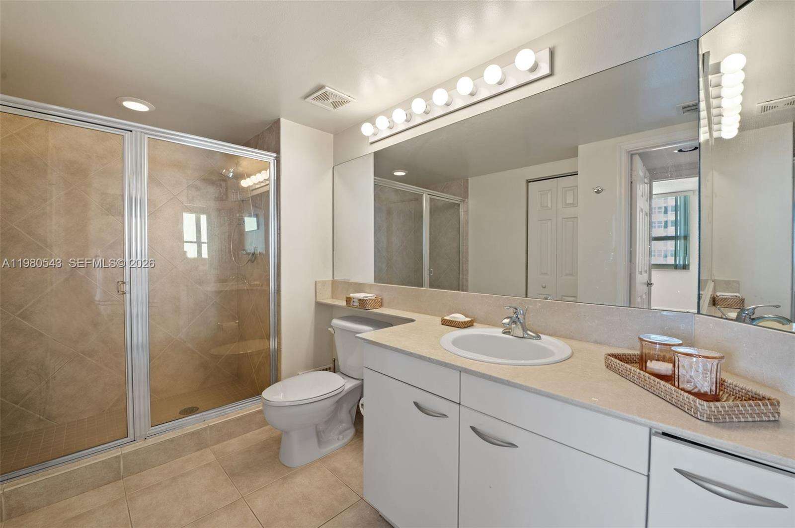 2080 Ocean Dr, Hallandale Beach, FL 33009 - For Sale photo 24