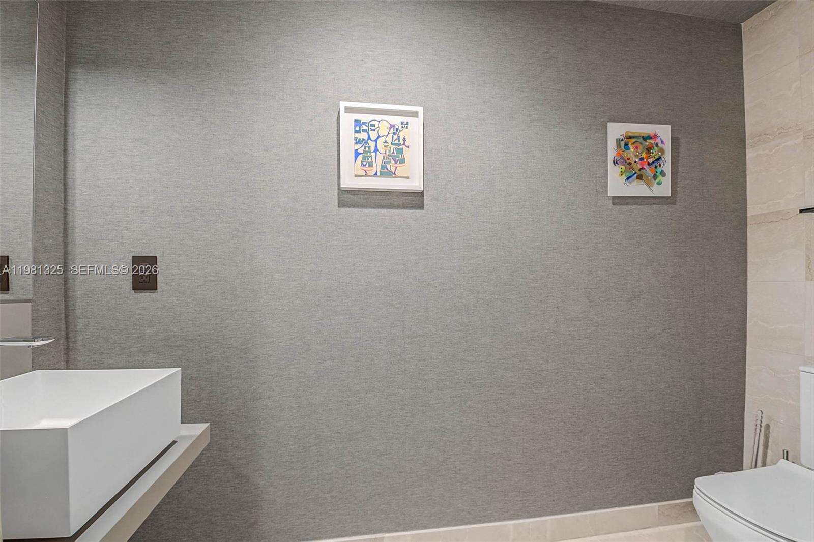 BRICKELL FLATIRON - 1000 Brickell Plz, Miami, FL 33131 | Picture 2