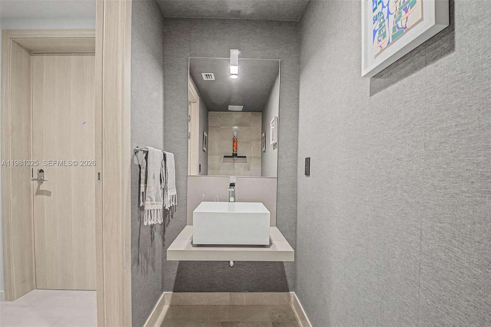 BRICKELL FLATIRON - 1000 Brickell Plz, Miami, FL 33131 | Picture 3