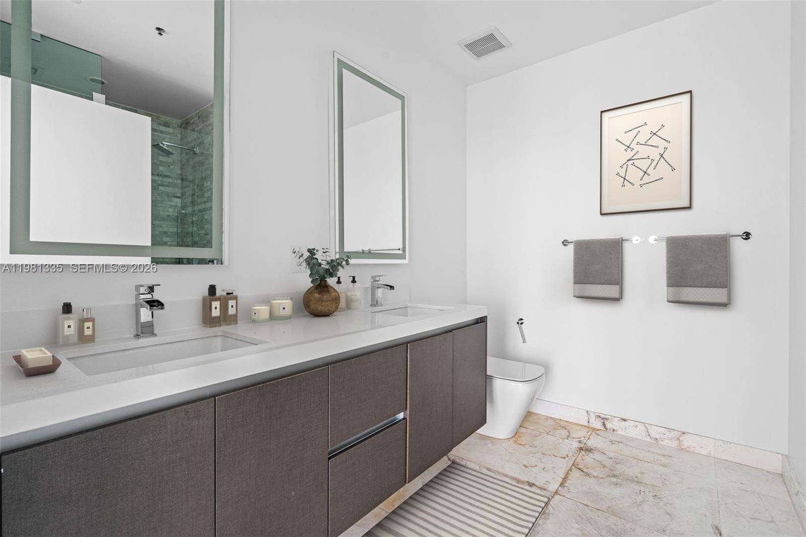Paramount Miami Worldcenter at 851 1 Ave, Miami, FL 33132 - For Sale photo 37