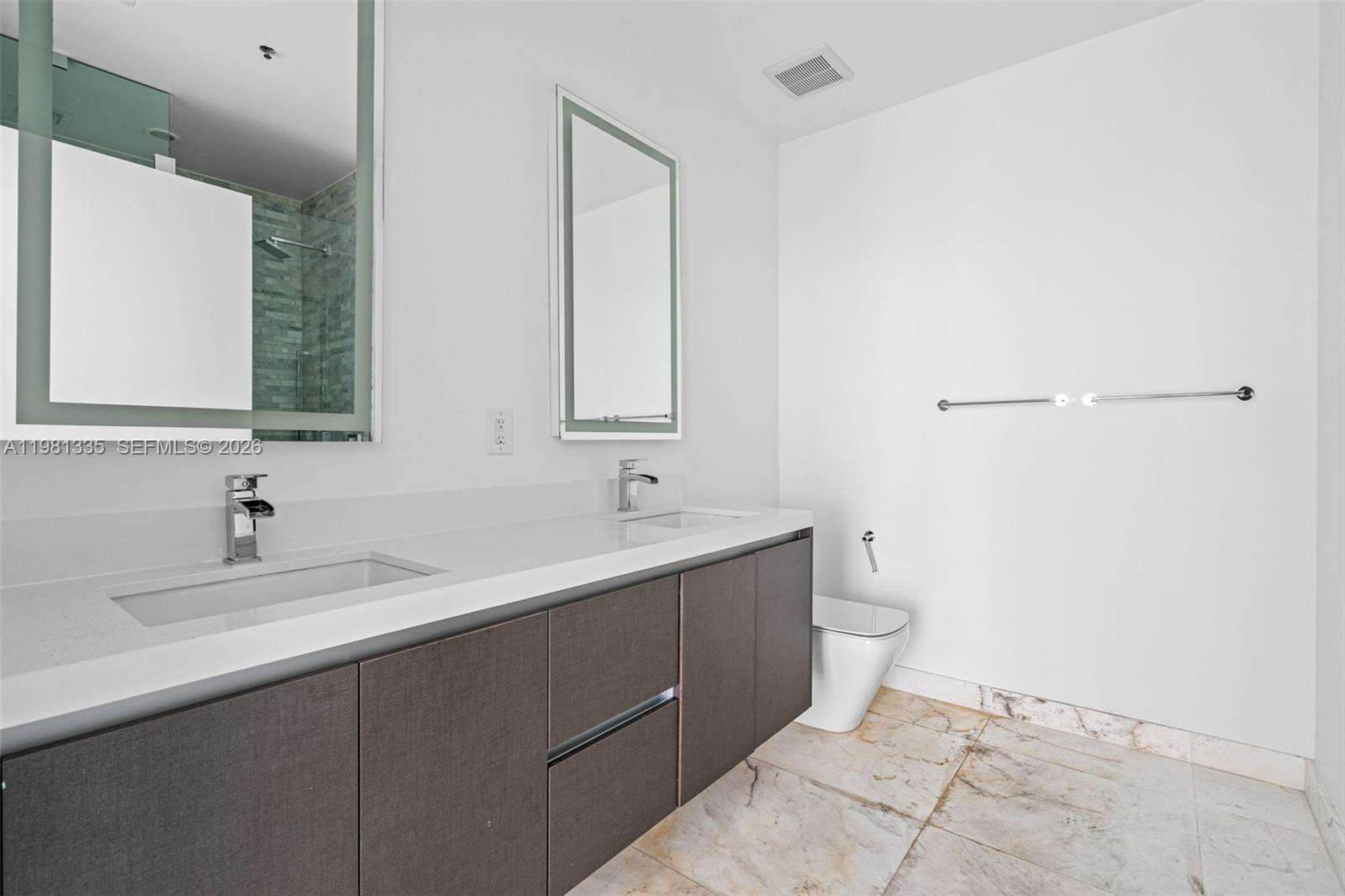 Paramount Miami Worldcenter at 851 1 Ave, Miami, FL 33132 - For Sale photo 38