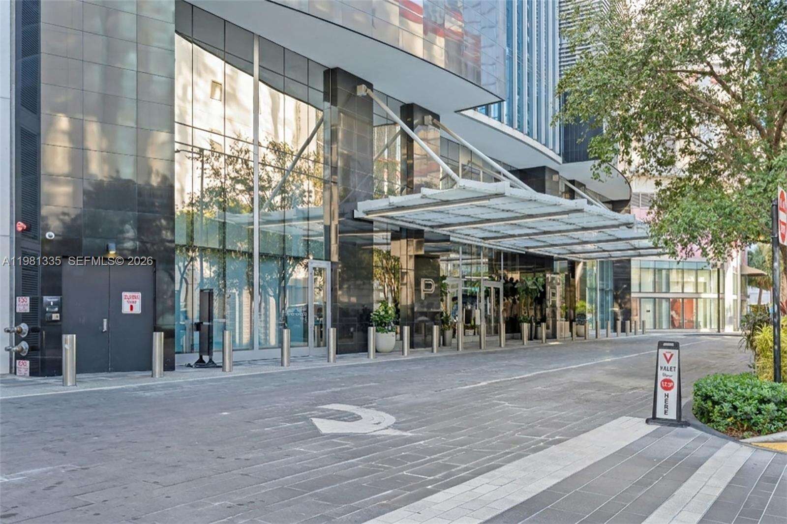 Paramount Miami Worldcenter at 851 1 Ave, Miami, FL 33132 - For Sale photo 5