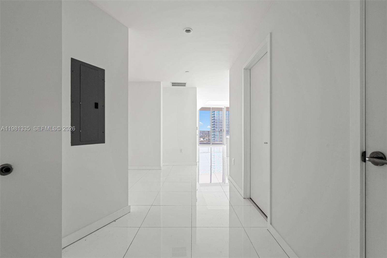 Paramount Miami Worldcenter at 851 1 Ave, Miami, FL 33132 - For Sale photo 9