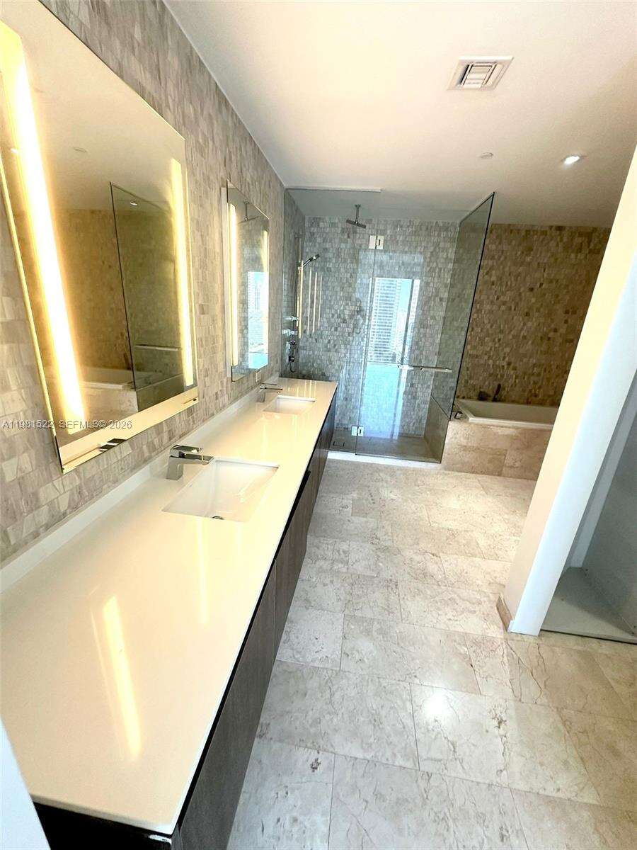 Rise Brickell at 88 7 St, Miami, FL 33130 - For Sale photo 4