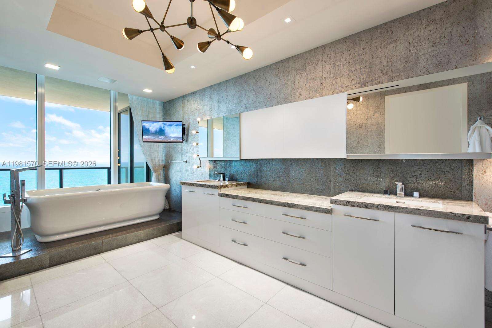 BAL HARBOUR NORTH SOUTH - 9705 Collins Ave, Bal Harbour, FL 33154 | Picture 11