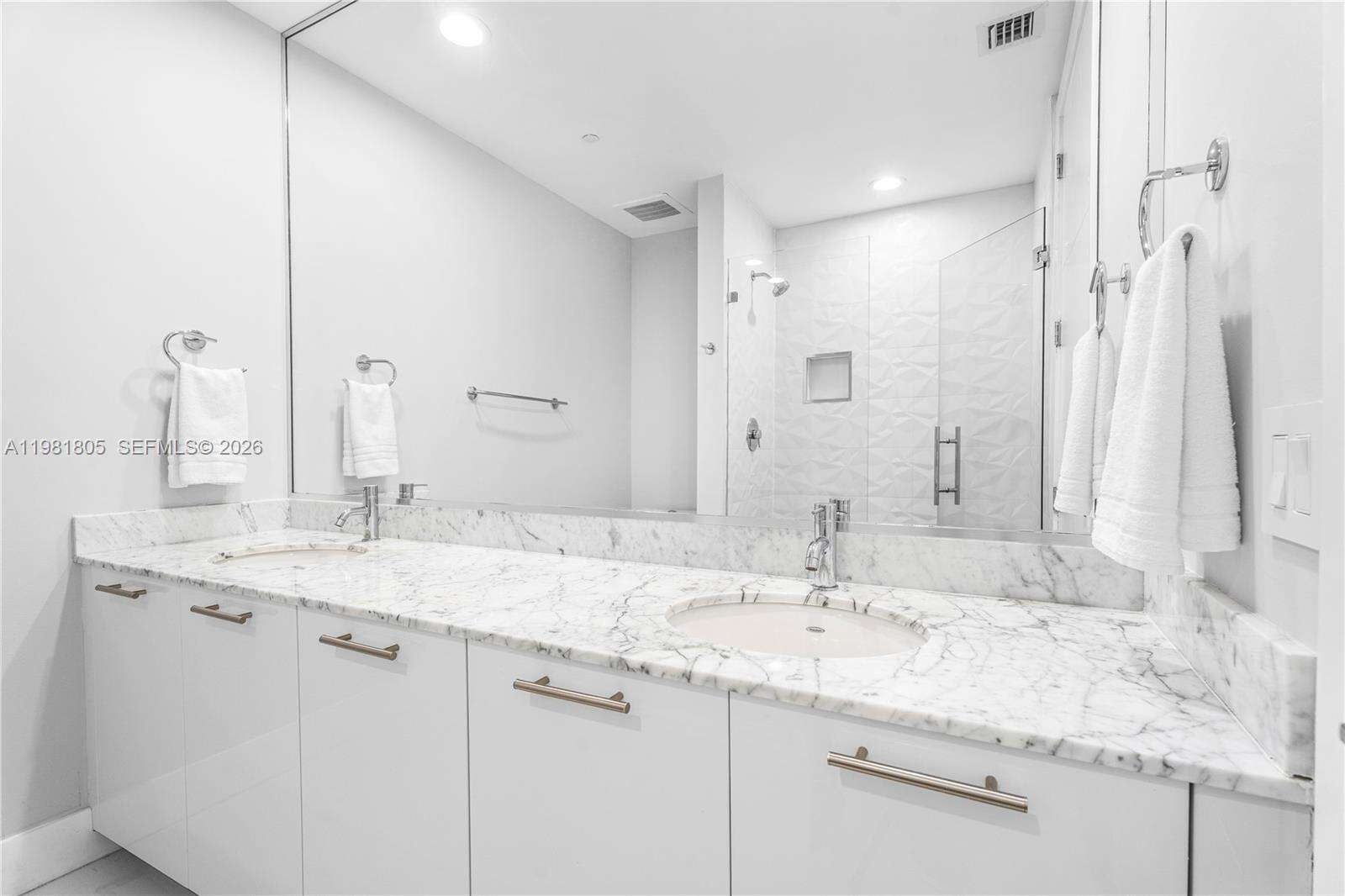 THE PLAZA 851 BRICKELL - 950 Brickell Bay Dr, Miami, FL 33131 | Picture 16