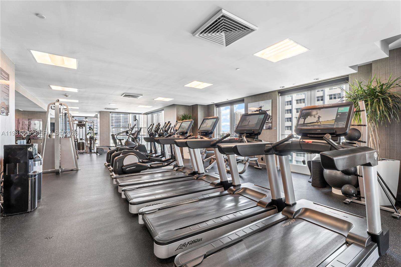 THE PLAZA 851 BRICKELL - 950 Brickell Bay Dr, Miami, FL 33131 | Picture 21